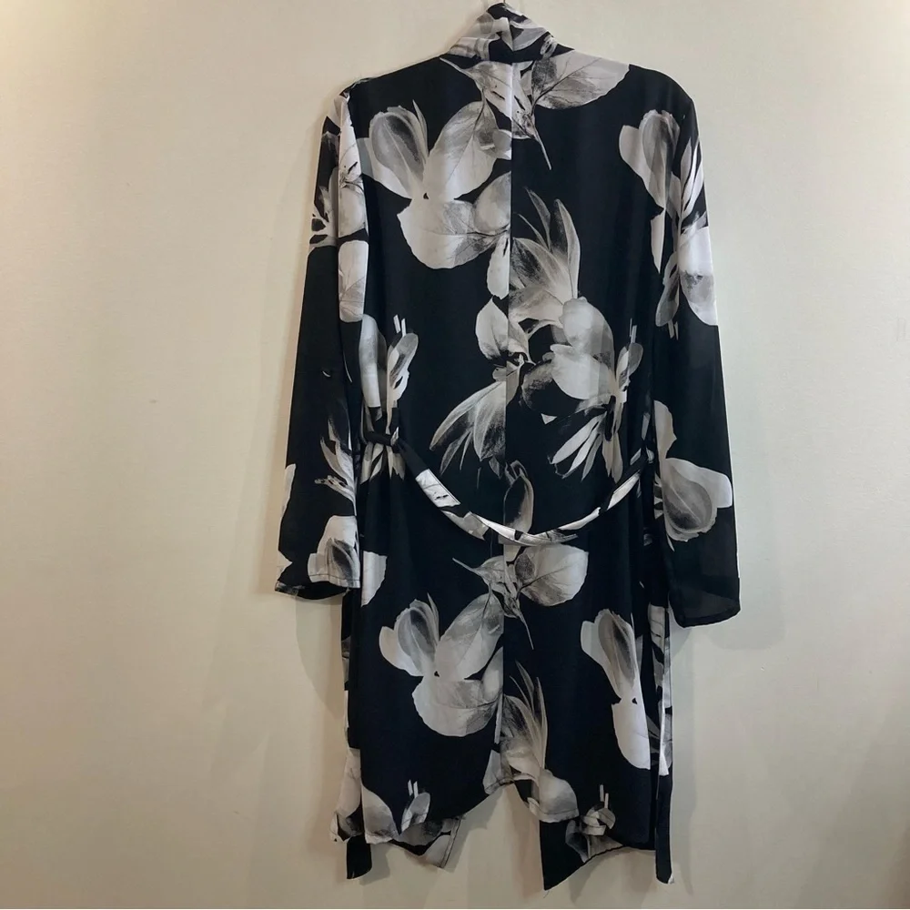 LE CHATEAU Sz L Black White Cascade Belted Unlined Slinky Flowy Overcoat Kimono - Picture 6 of 13